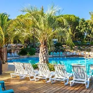 Beautiful 5-Bed Chalet In Roquebrune-Sur-Argens Alpehytte Roquebrune-sur-Argens