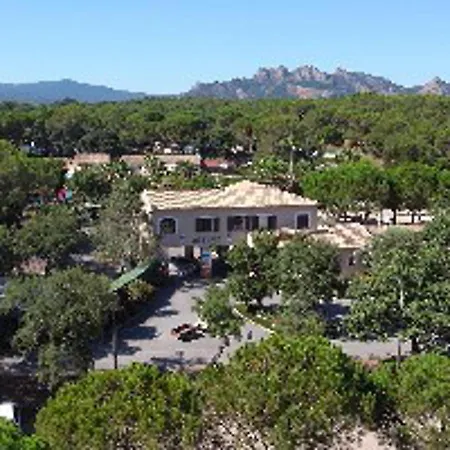 Beautiful 5-Bed Chalet In Roquebrune-Sur-Argens Alpehytte Roquebrune-sur-Argens