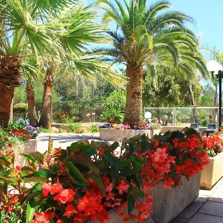 Alpehytte Beautiful 5-Bed Chalet In Roquebrune-Sur-Argens *